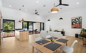 Tropical Kuranda Modern Retreat